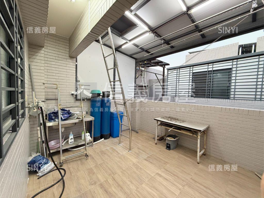 近新市鎮面公園車墅透天房屋室內格局與周邊環境