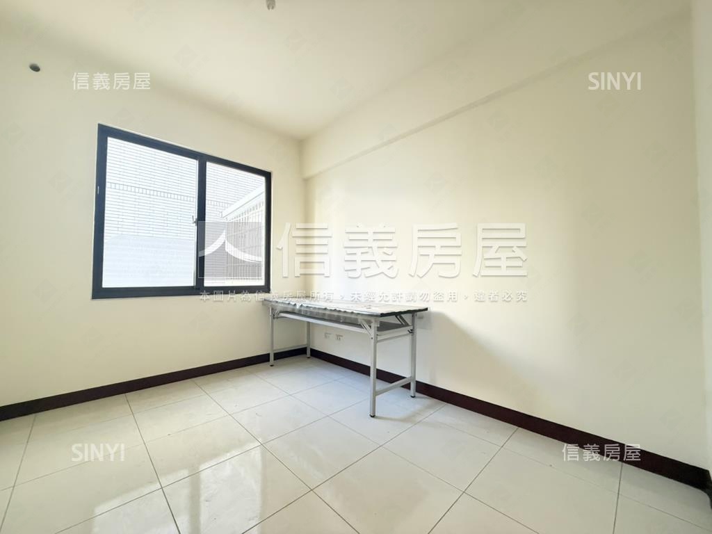 中正預校稀有邊間透店房屋室內格局與周邊環境