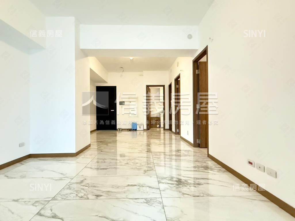 全新落成敦北南京三房車位房屋室內格局與周邊環境