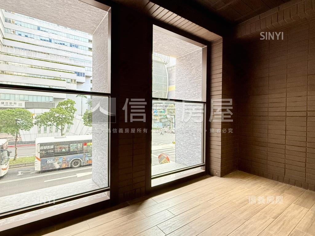 全新落成敦北南京三房車位房屋室內格局與周邊環境