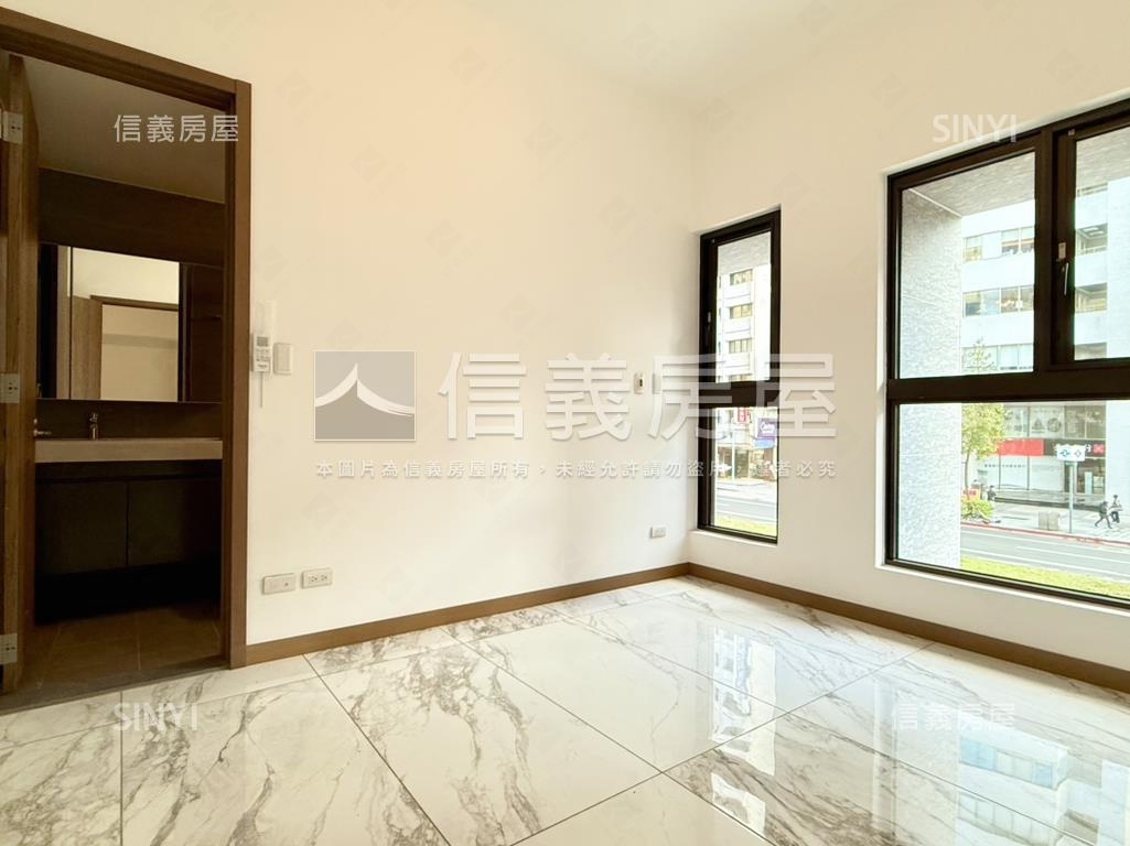 全新落成敦北南京三房車位房屋室內格局與周邊環境