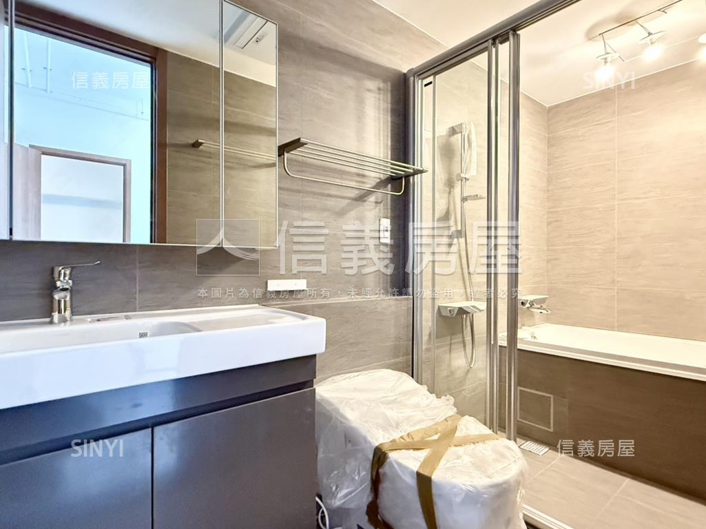 全新落成敦北南京三房車位房屋室內格局與周邊環境