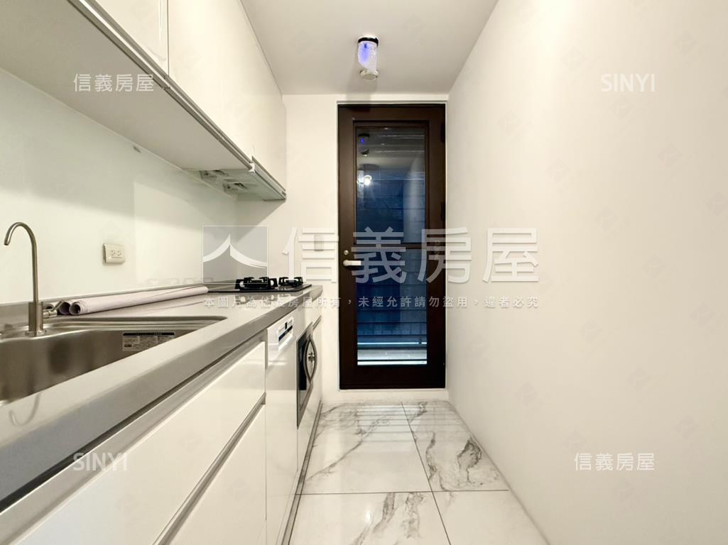 全新落成敦北南京三房車位房屋室內格局與周邊環境