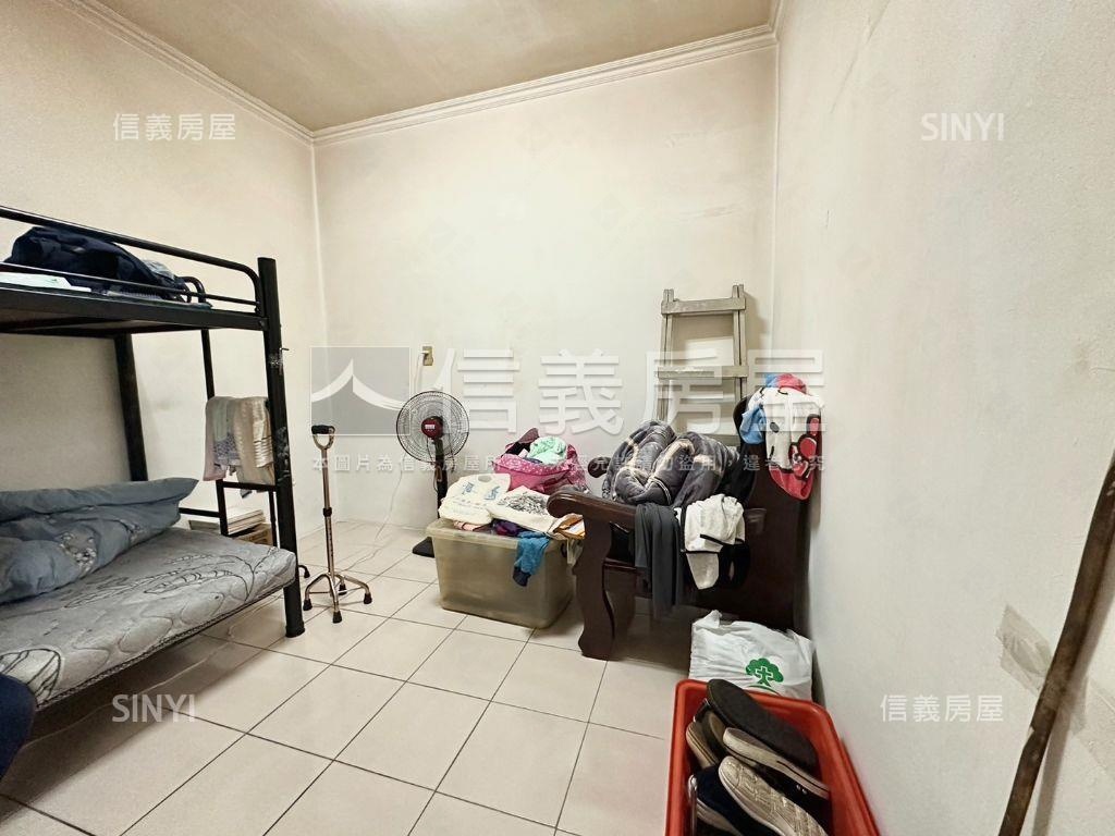 新埔稀有方正公寓三樓房屋室內格局與周邊環境