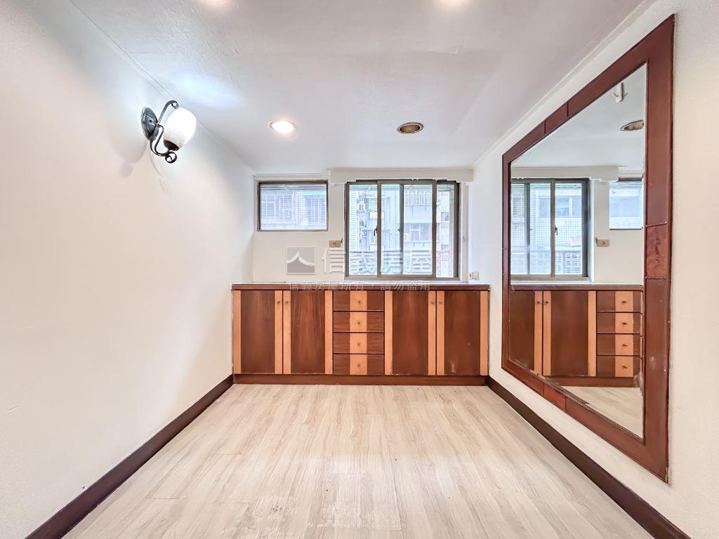 ⭐明峰街高登屋挑高美宅⭐房屋室內格局與周邊環境