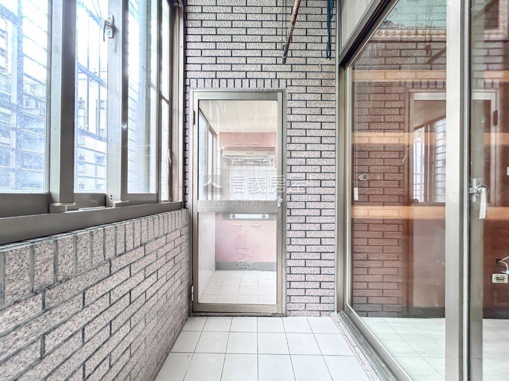 ⭐明峰街高登屋挑高美宅⭐房屋室內格局與周邊環境