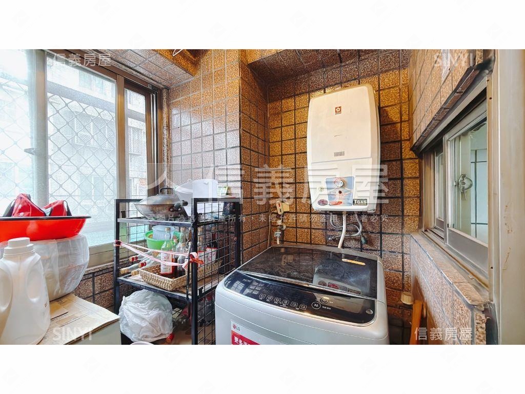 松竹站捷運共構四房車位房屋室內格局與周邊環境