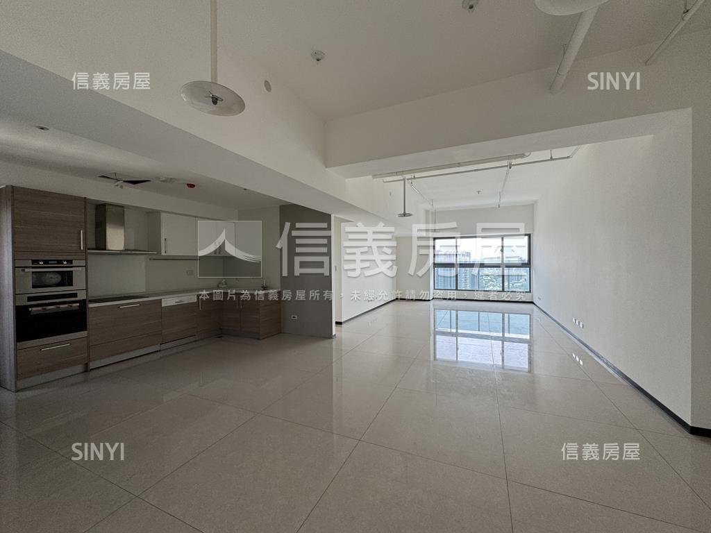 次頂三面採光四房雙車房屋室內格局與周邊環境