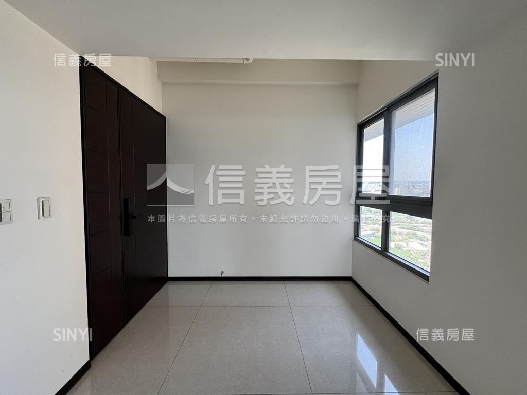 次頂三面採光四房雙車房屋室內格局與周邊環境