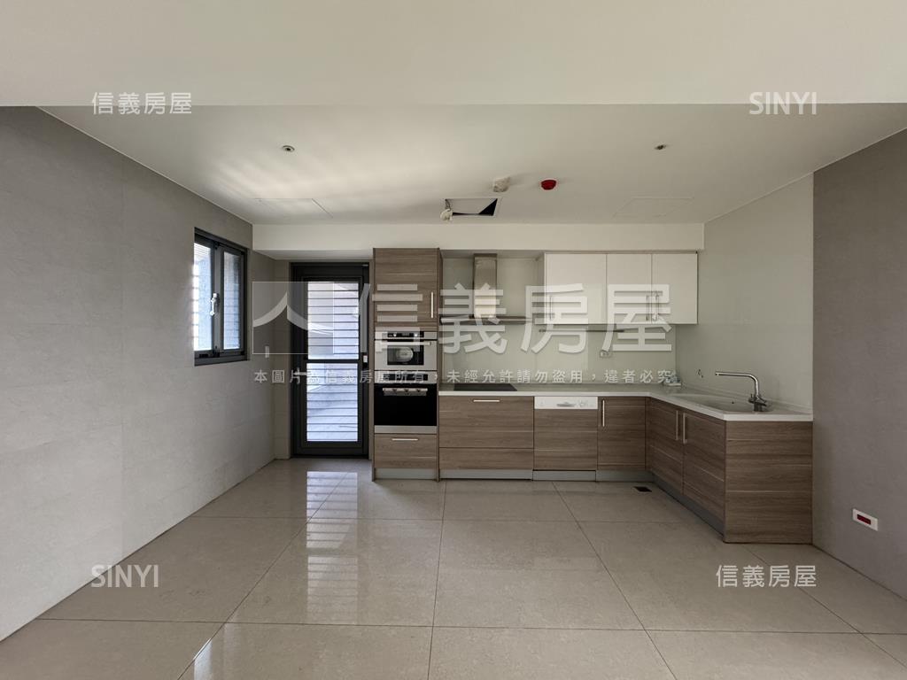 次頂三面採光四房雙車房屋室內格局與周邊環境