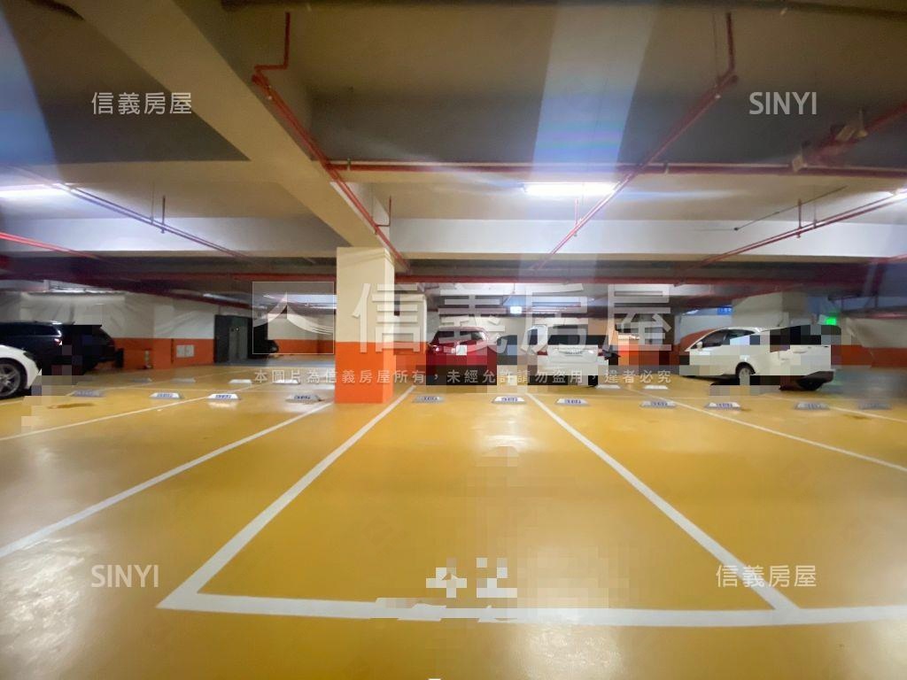 專任三面採光玄泰邊間高樓房屋室內格局與周邊環境