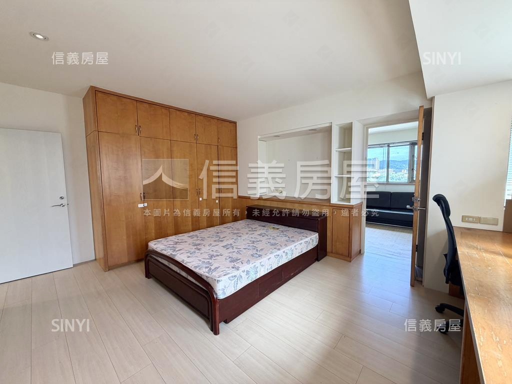 台大第一排電梯四房大空間房屋室內格局與周邊環境