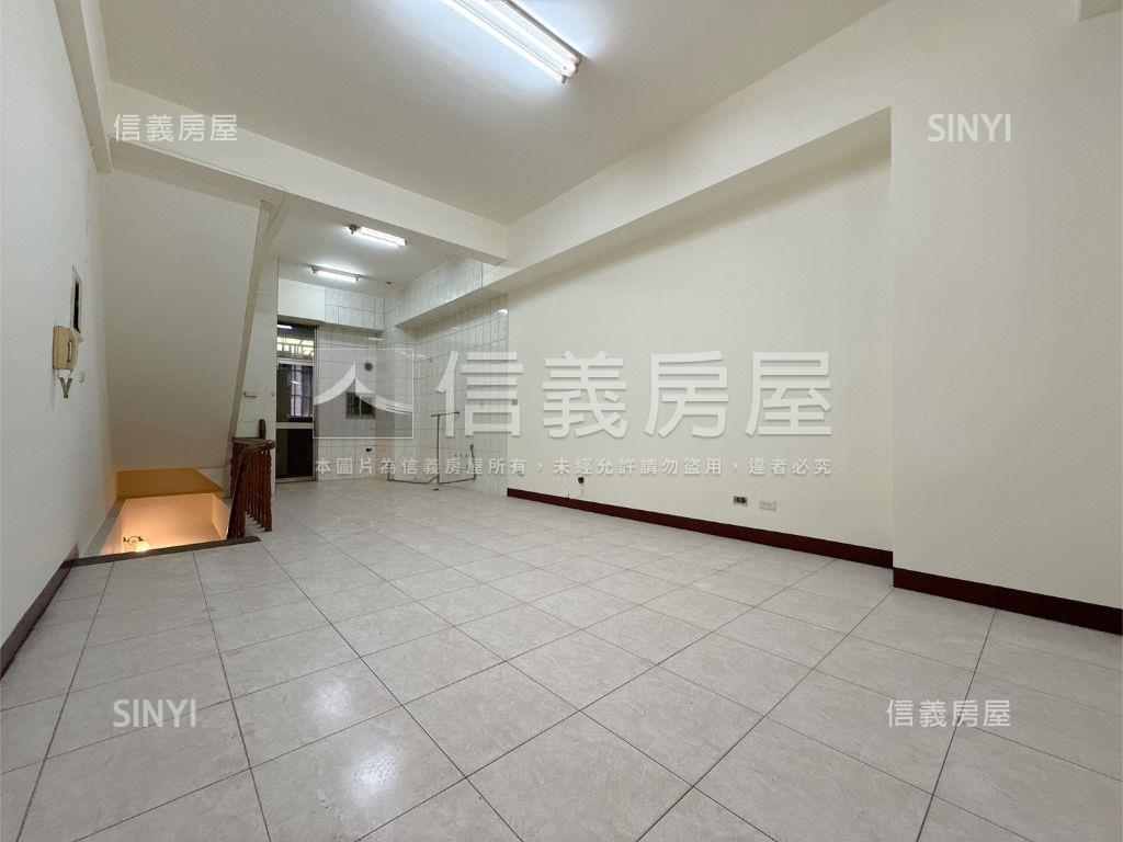 河堤正路公園首排金店房屋室內格局與周邊環境