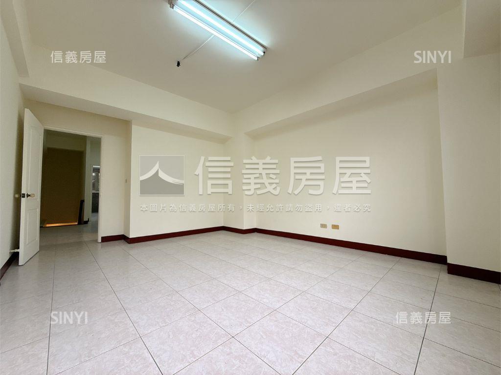 河堤正路公園首排金店房屋室內格局與周邊環境