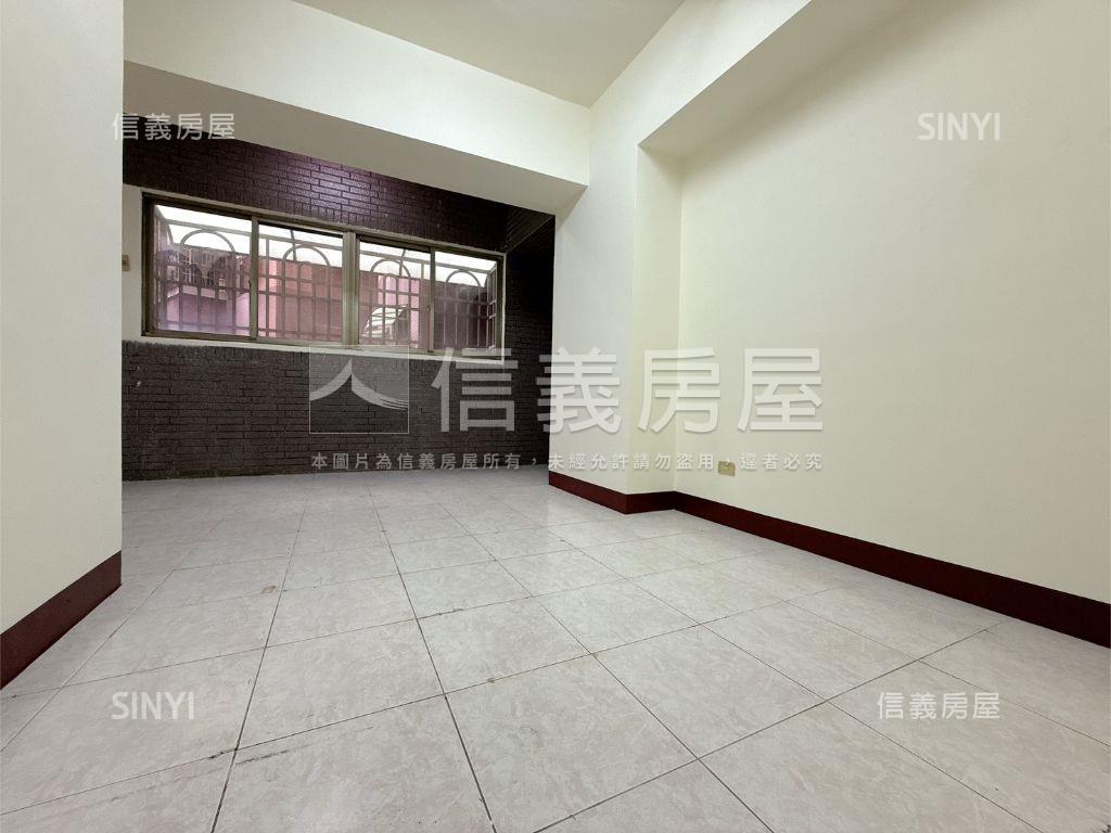 河堤正路公園首排金店房屋室內格局與周邊環境