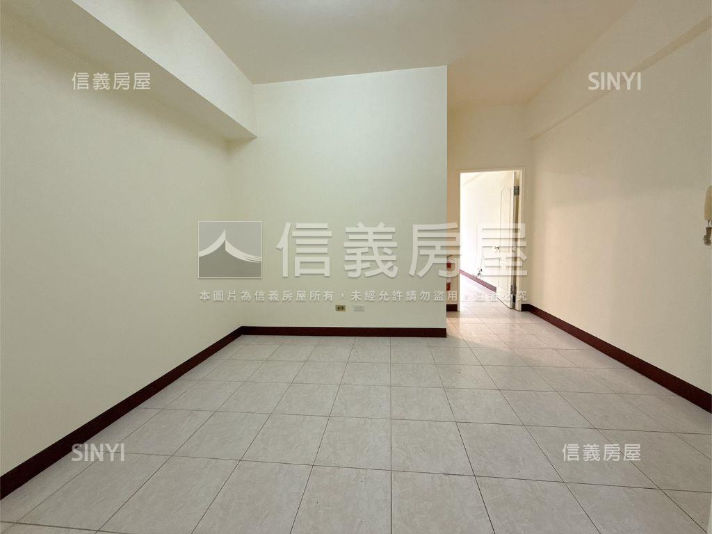 河堤正路公園首排金店房屋室內格局與周邊環境