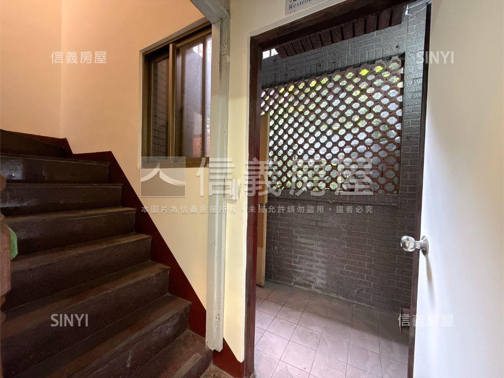 河堤正路公園首排金店房屋室內格局與周邊環境