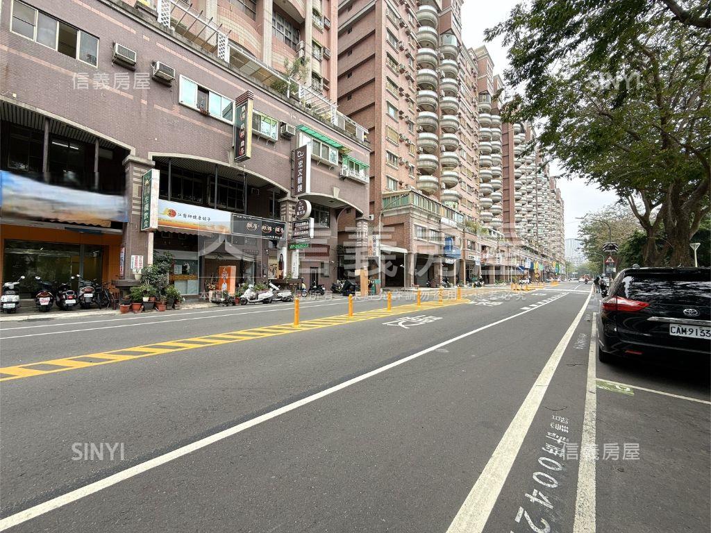 河堤正路公園首排金店房屋室內格局與周邊環境