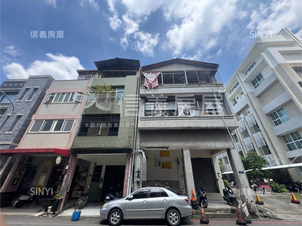 東區稀有住二危老金店面房屋室內格局與周邊環境