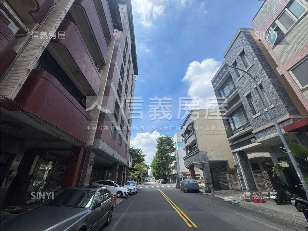 東區稀有住二危老金店面房屋室內格局與周邊環境