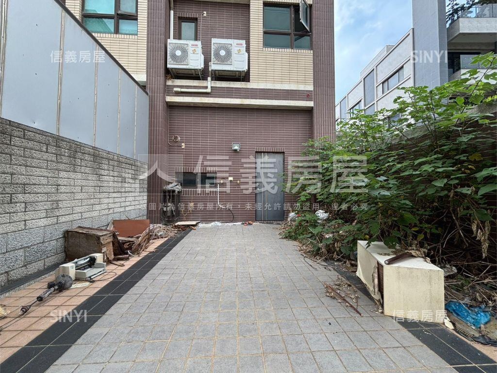 新光田☆臨路別墅可停雙車房屋室內格局與周邊環境