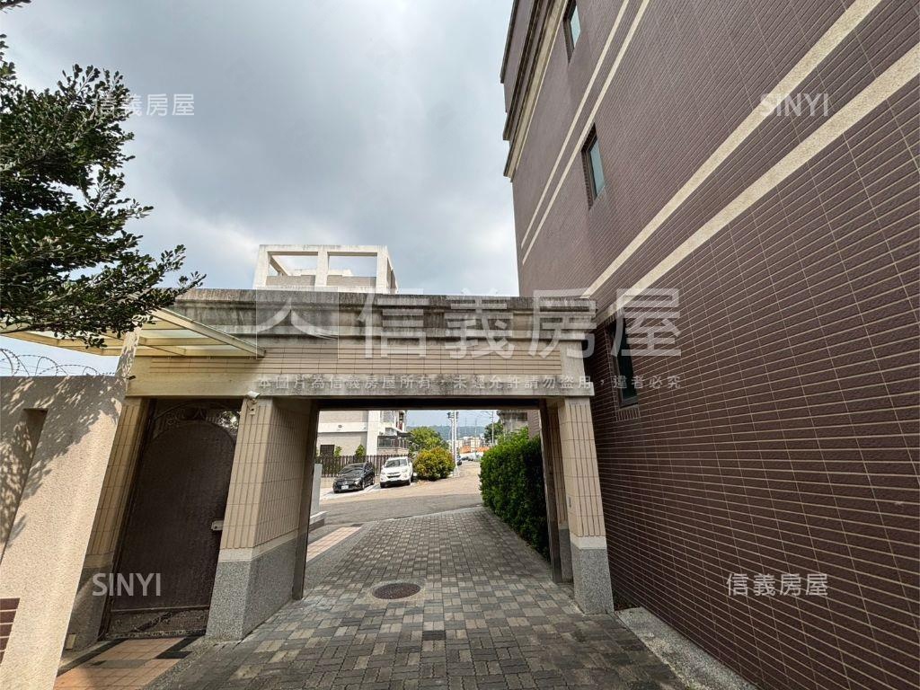 新光田☆臨路別墅可停雙車房屋室內格局與周邊環境