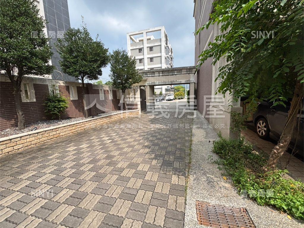新光田☆臨路別墅可停雙車房屋室內格局與周邊環境