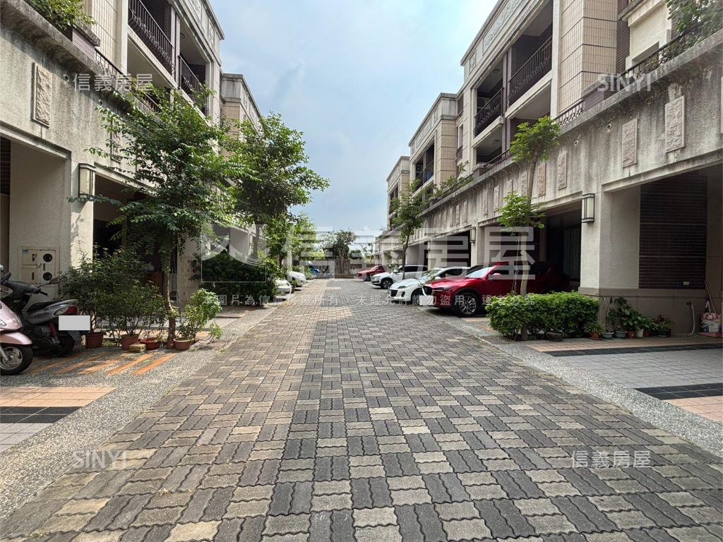 新光田☆臨路別墅可停雙車房屋室內格局與周邊環境