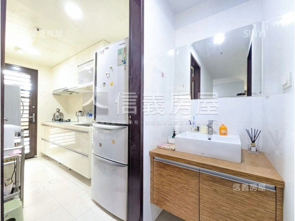 『伊東市』中庭高樓三房房屋室內格局與周邊環境