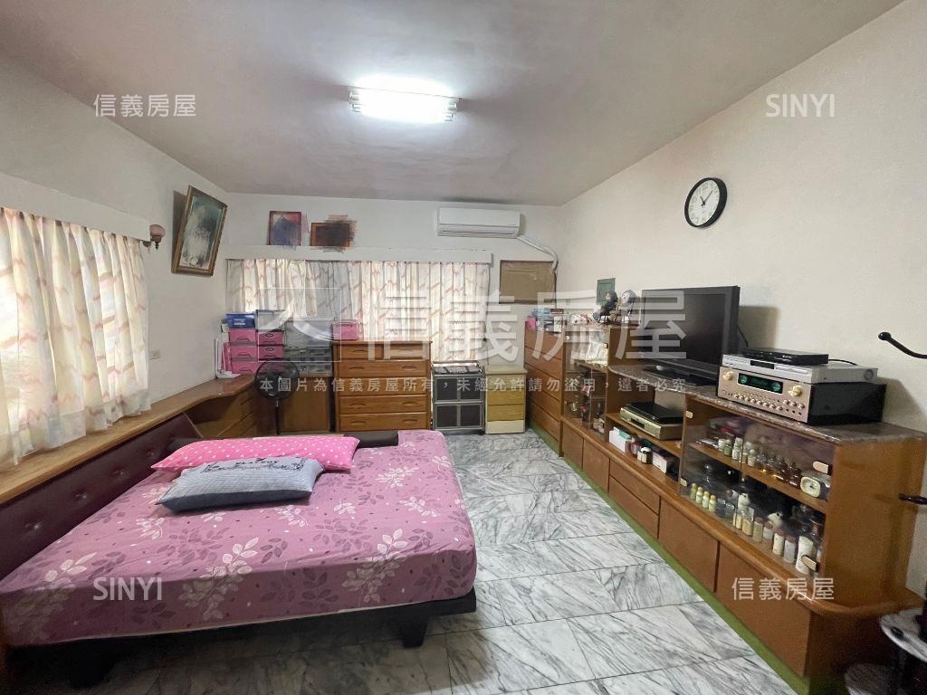 近衛武營邊間透天房屋室內格局與周邊環境
