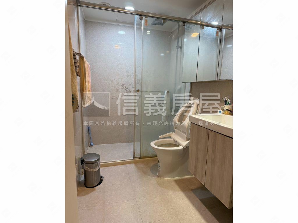 仁愛學區精緻三房車位房屋室內格局與周邊環境