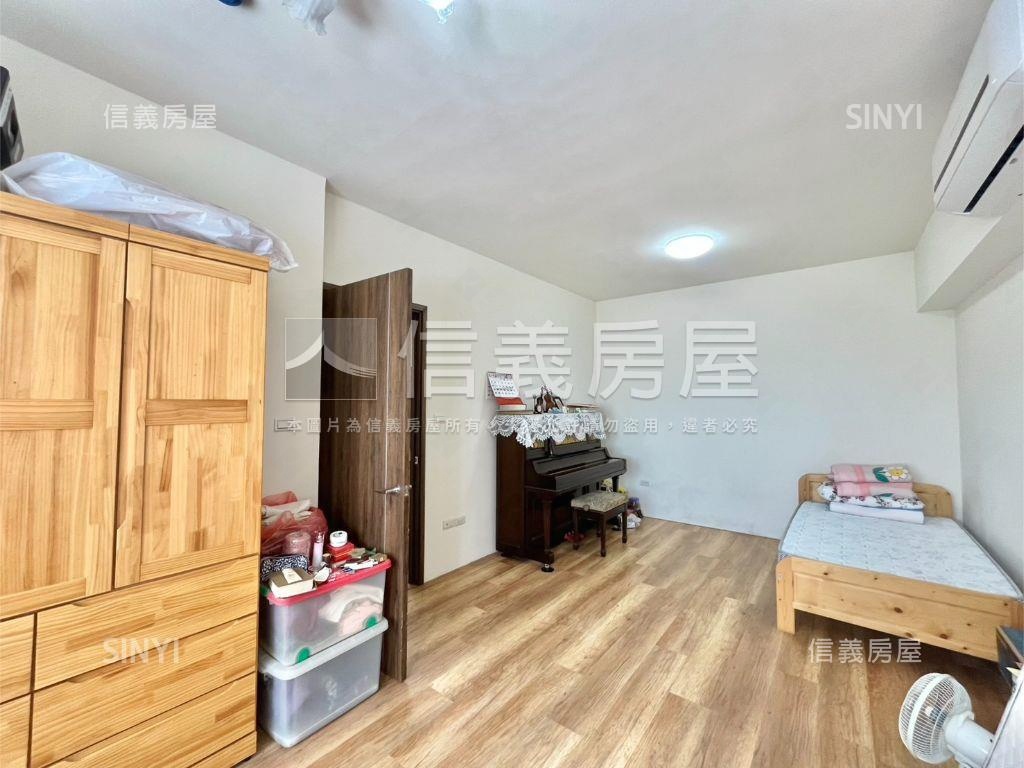 新社之星有車位房屋室內格局與周邊環境
