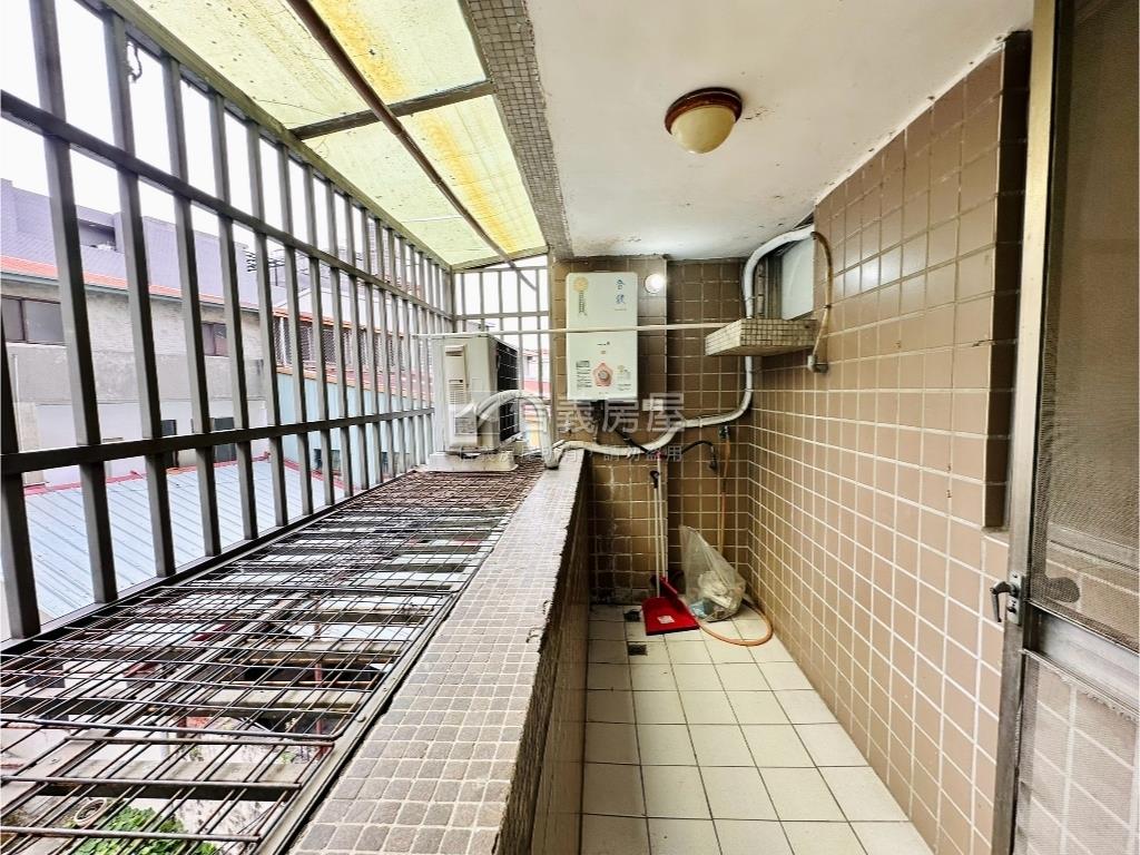 綠意盎然河畔旁三房平車房屋室內格局與周邊環境