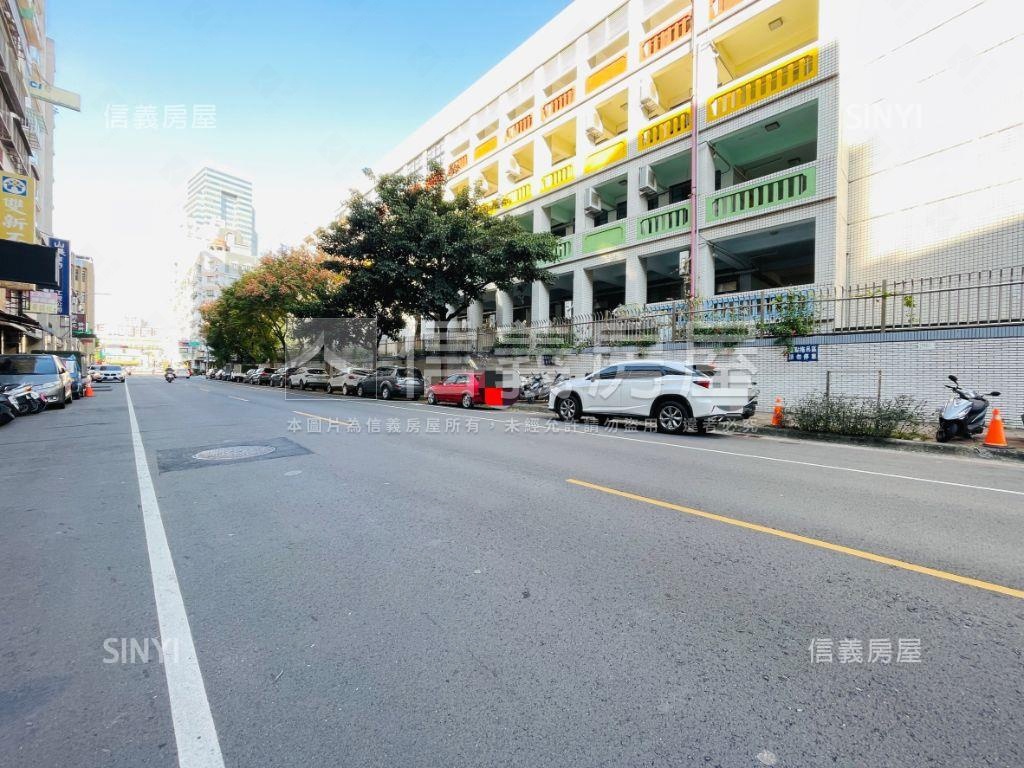 學區收租店面附車位房屋室內格局與周邊環境