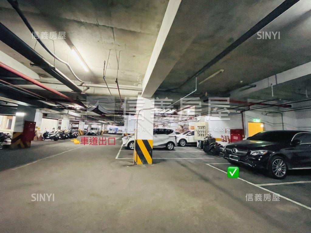 學區收租店面附車位房屋室內格局與周邊環境
