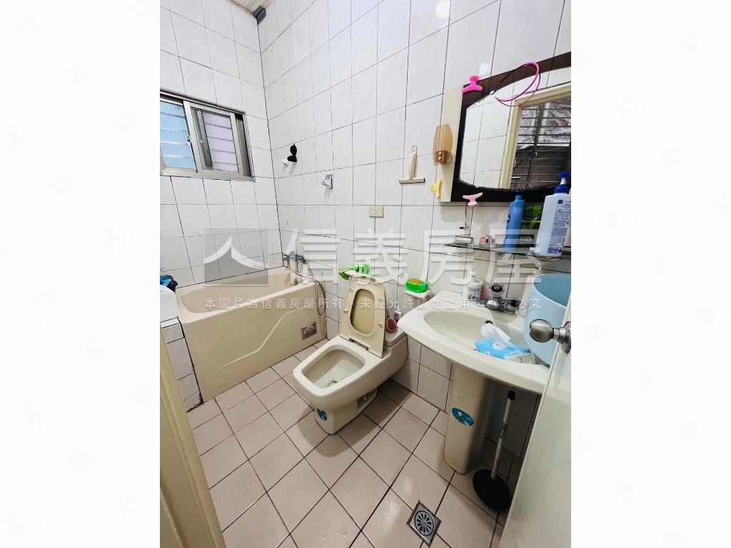 新店捷運站附近店鋪好停車房屋室內格局與周邊環境