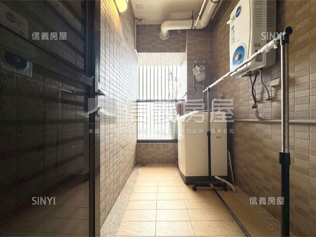 高大特區近家樂福劍橋兩房房屋室內格局與周邊環境