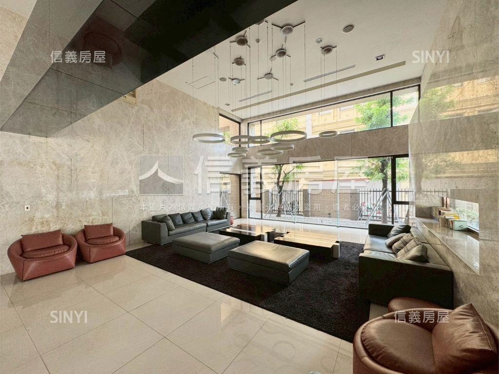 高大特區近家樂福劍橋兩房房屋室內格局與周邊環境
