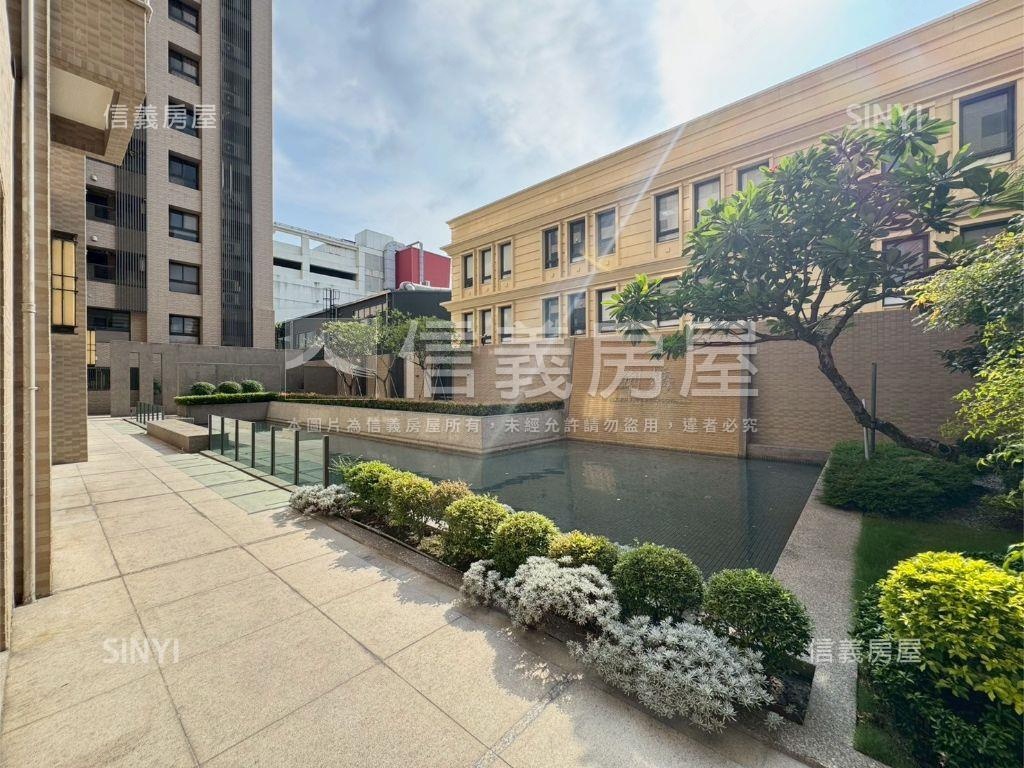 高大特區近家樂福劍橋兩房房屋室內格局與周邊環境