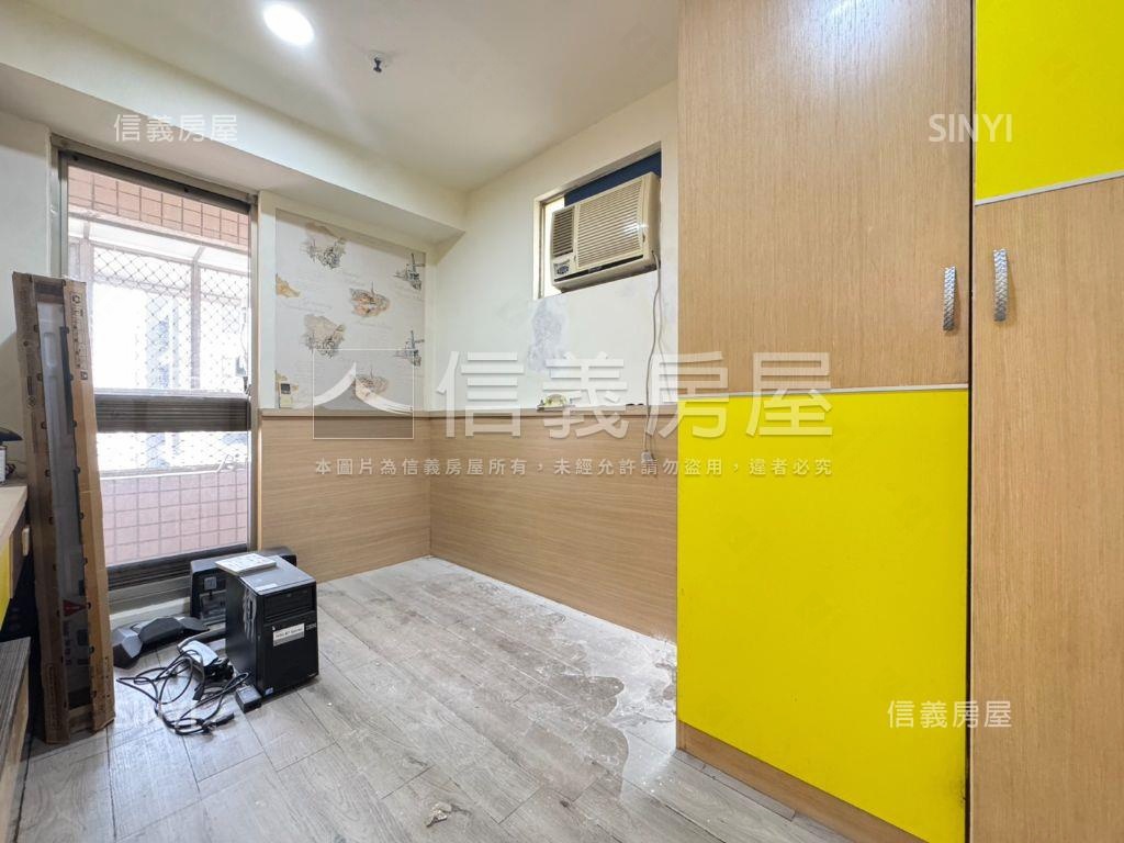 德富裝潢兩房車位房屋室內格局與周邊環境