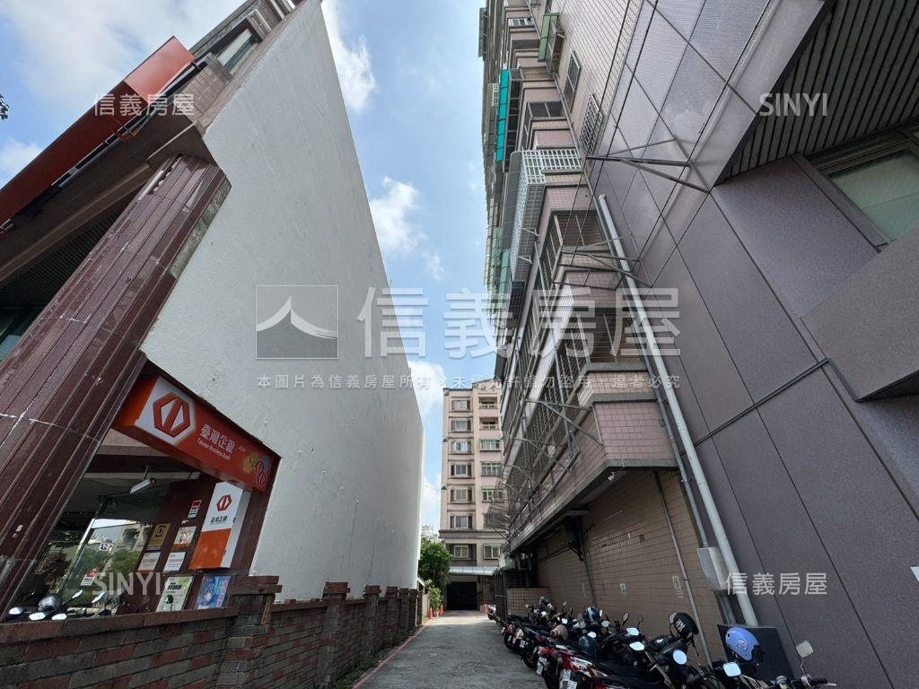 德富裝潢兩房車位房屋室內格局與周邊環境