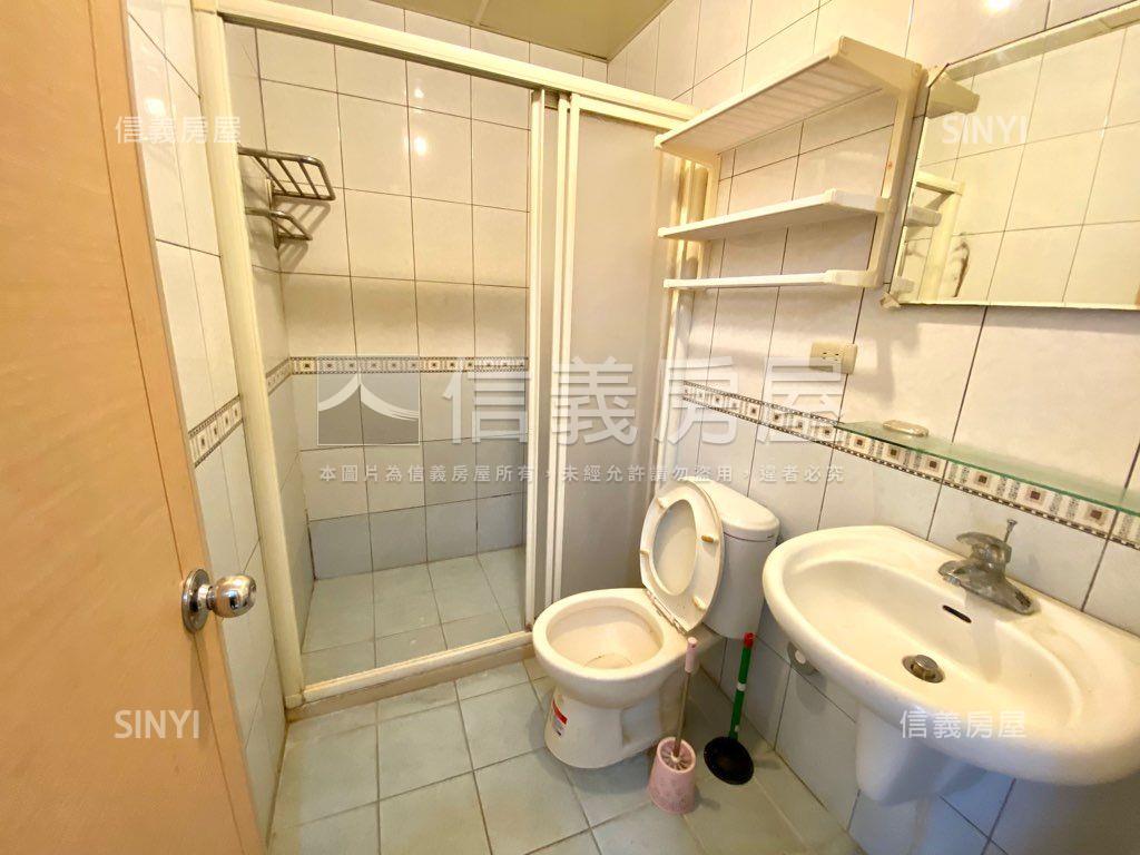 淡水近老街精美收租四套房屋室內格局與周邊環境