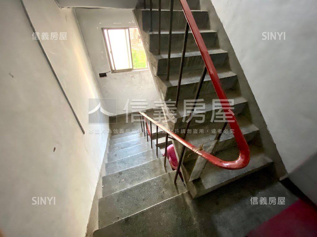 淡水近老街精美收租四套房屋室內格局與周邊環境