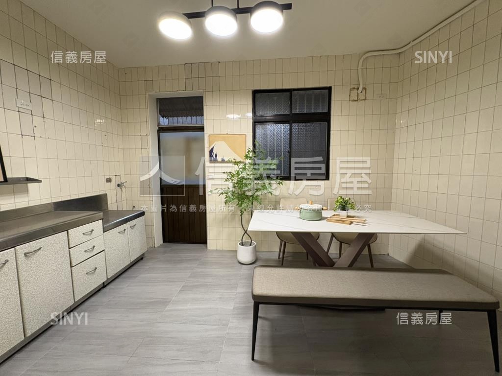 近捷運。屋況美麗公寓３樓房屋室內格局與周邊環境