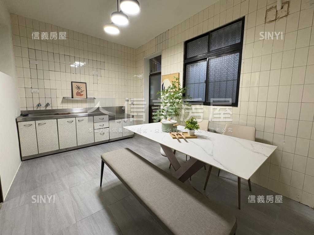 近捷運。屋況美麗公寓３樓房屋室內格局與周邊環境
