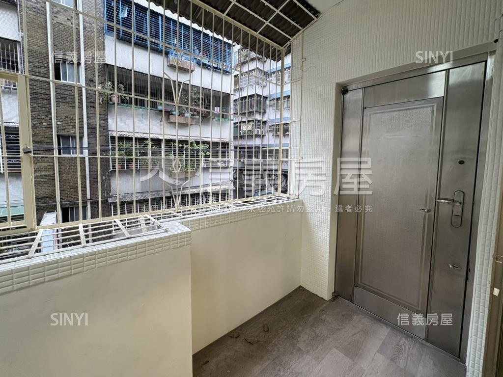 近捷運。屋況美麗公寓３樓房屋室內格局與周邊環境