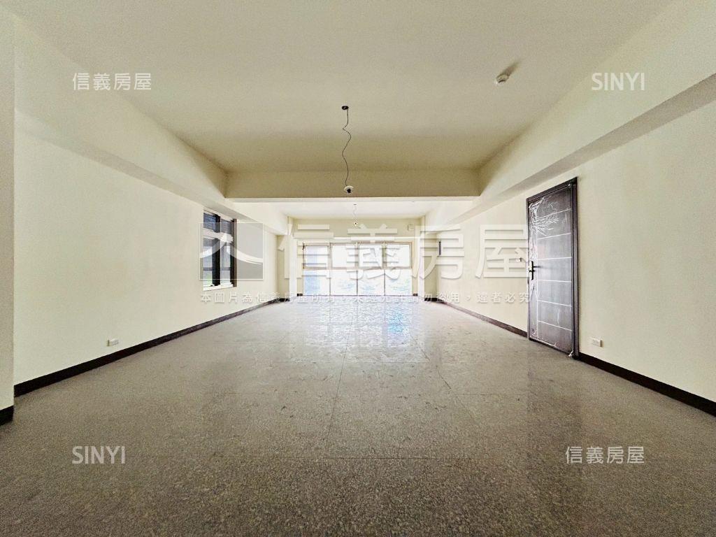 長榮路挑高金店面Ⅰ房屋室內格局與周邊環境