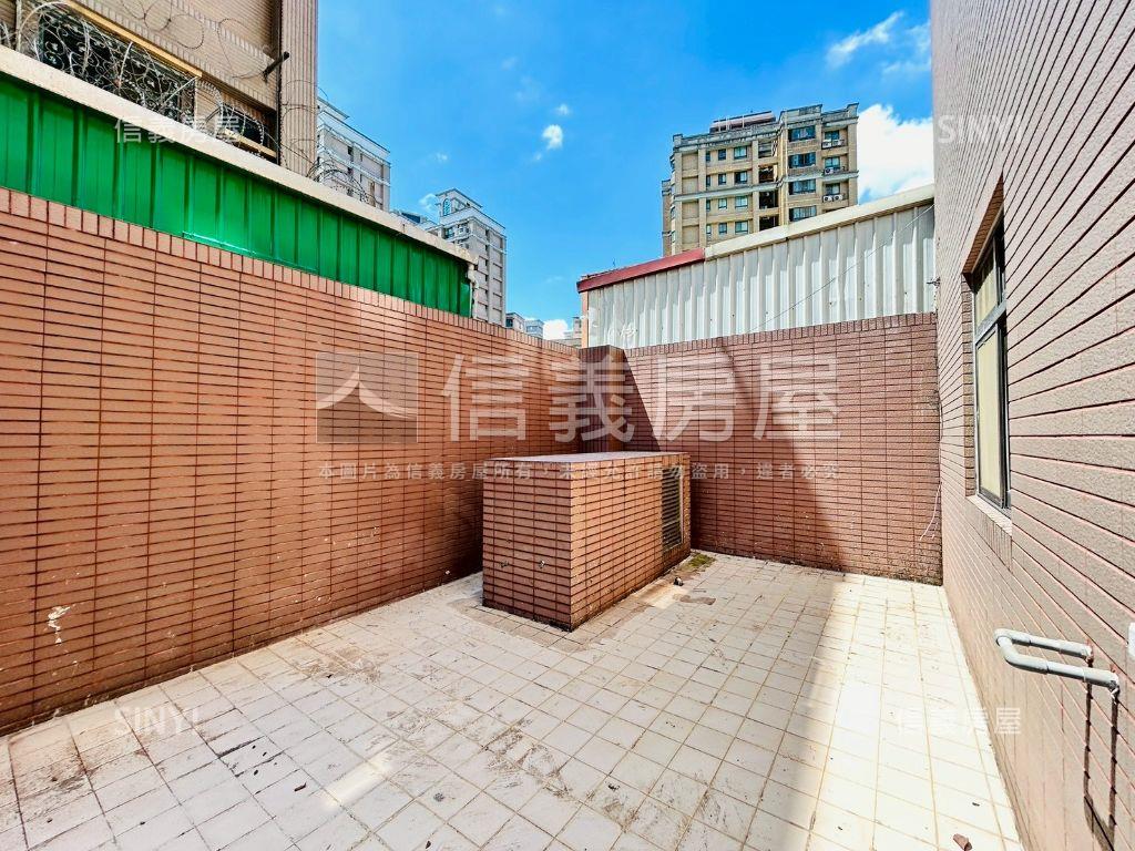 長榮路挑高金店面Ⅰ房屋室內格局與周邊環境