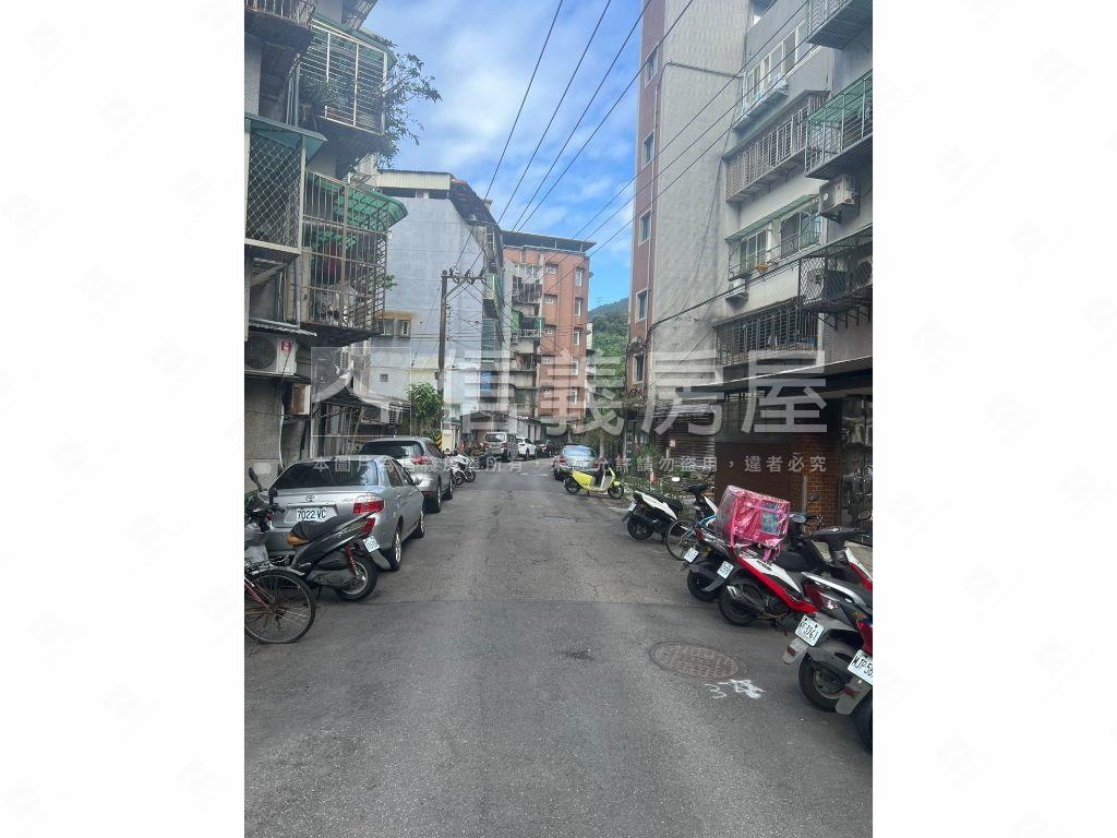 近黃昏市場低總價店面誠售房屋室內格局與周邊環境