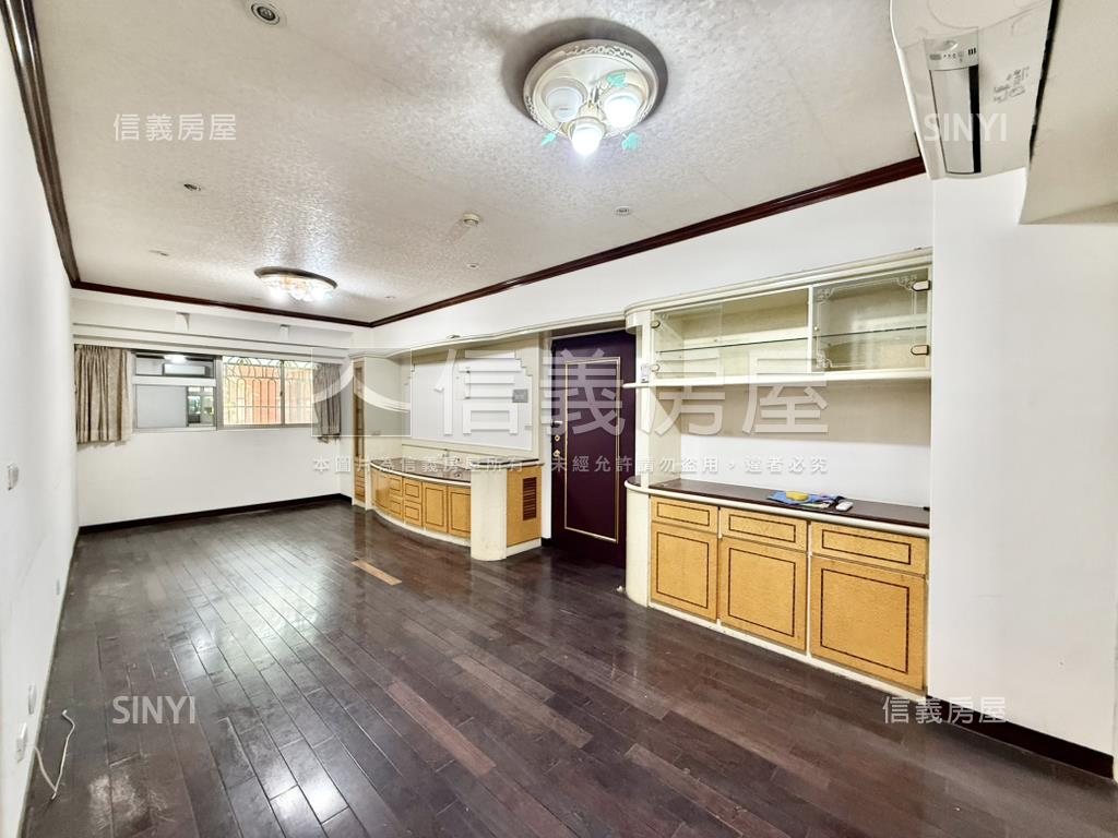 文化金都江翠捷運三房車位房屋室內格局與周邊環境